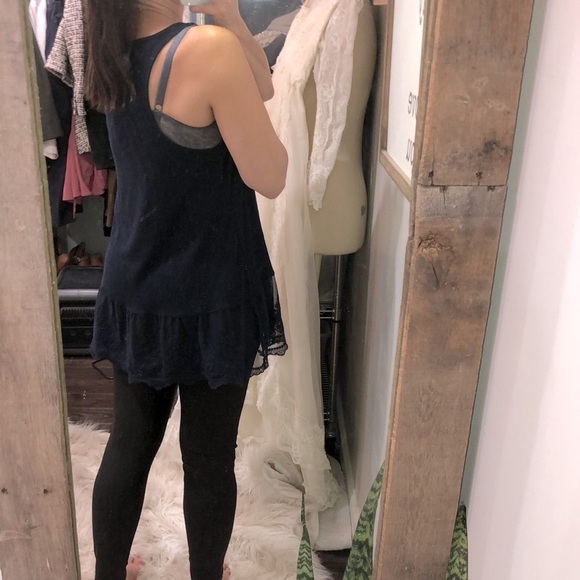 Umgee small sleeveless top with lace trim - Picture 3 of 6